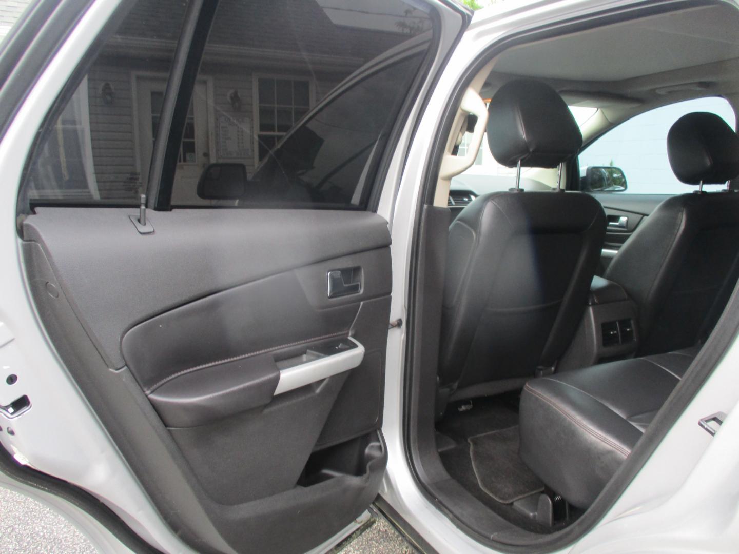 2013 SILVER Ford Edge (2FMDK4JC0DB) , AUTOMATIC transmission, located at 540a Delsea Drive, Sewell, NJ, 08080, (856) 589-6888, 39.752560, -75.111206 - Photo#32